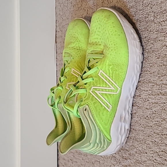 New Balance Fresh Foam Beacon v3 - Picture 2 of 9